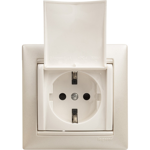 Розетка с заземлением - Legrand Valena - со шторками с защитной крышкой 16А 250В винтовые зажимы - белый