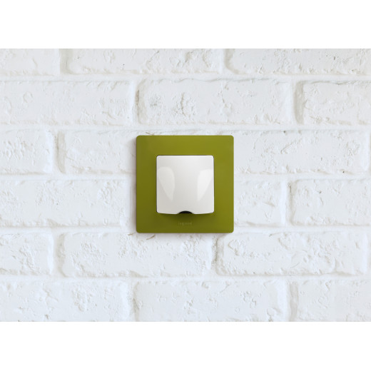 Вывод кабеля IP21 - Legrand Etika - с зажимом для кабеля - белый