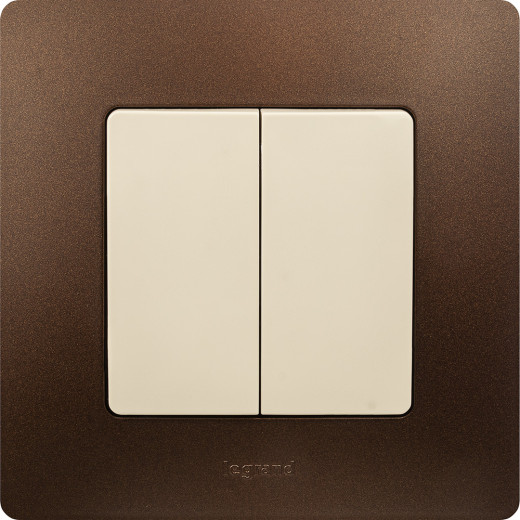 Выключатель двухклавишный - Legrand Etika - 10А 250В безвинтовые зажимы - слоновая кость