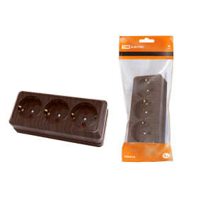 TDM Розетка 3-х местная горизонтальная 2П+3 открытой установки IP20 16A с з/ш бук 