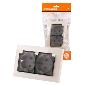 TDM Розетка двойная 2П+З с защ. шт. и прозрачной крышкой 16А 250В IP44 сл. кость 