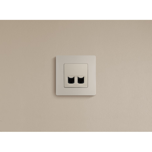 Розетка компьютерная двойная RJ45 категория 5e UTP - Legrand Etika - слоновая кость