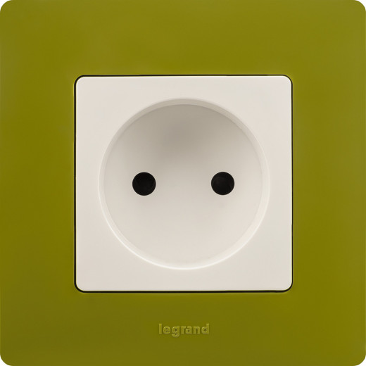 Розетка без заземления - Legrand Etika - со шторками 16А 250В винтовые зажимы - белый