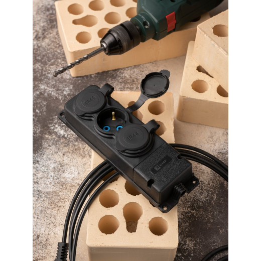 Роз. (колодка) трехмест. с защит. крышками каучуковая 230В 2P+PE 16A IP44 EKF PRO