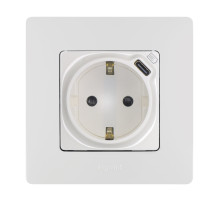 Legrand Etika Белый Розетка с/з со шт. 16А 250В с USB тип C 1500мА 7,5Вт безвинтовые зажимы.