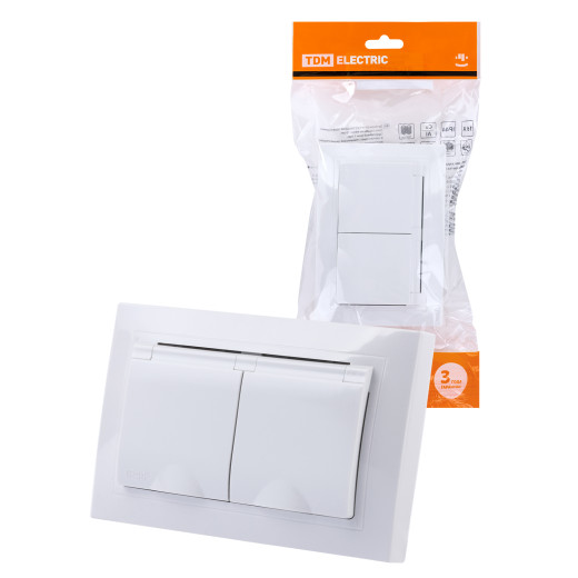 Розетка двойная 2П+З с защ. шт. и крышкой 16А 250В IP44 (основание пластик) белая 