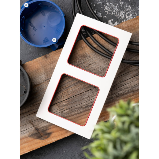 Стокгольм Рамка 2-местная белая с линией цвета красный EKF PROxima