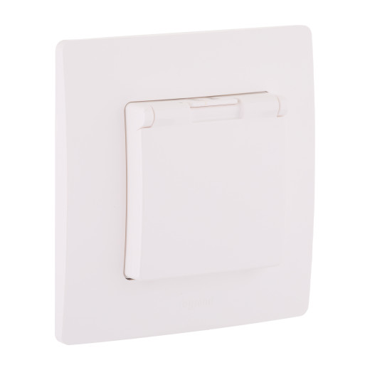 Розетка с заземлением IP44 - Legrand Etika - со шторками с защитной крышкой 16А 250В винтовые зажимы - белый