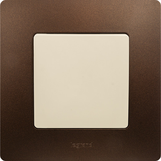 Выключатель одноклавишный - Legrand Etika - 10А 250В безвинтовые зажимы - слоновая кость