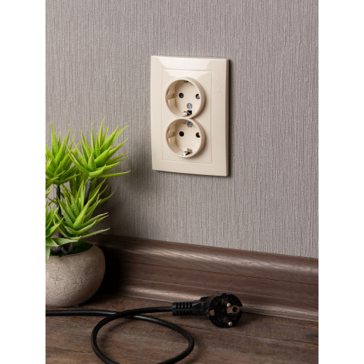 Валенсия розетка 2-местная с/з 16А кремовая с защ. штор. EKF PROxima