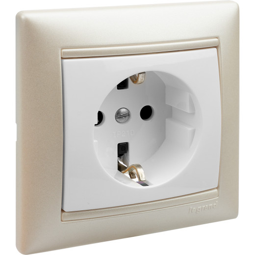 Розетка с заземлением - Legrand Valena - без шторок 16А 250В винтовые зажимы - белый