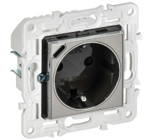 IEK SKANDY Никель Розетка с/з с защитными шторками 16А с USB C 18Вт SK-R17N