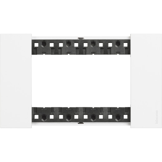 LIVING NOW. Декоративная рамка 4 модуля.Цвет Белый.