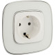 Valena ALLURE.Силовая розетка 2К+З 16А 250В с лицевой панелью.Безвинтовые зажимы.Белая