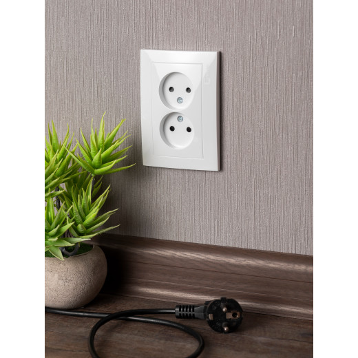 Валенсия розетка 2-местная б/з 10А белая с защ. штор. EKF PROxima