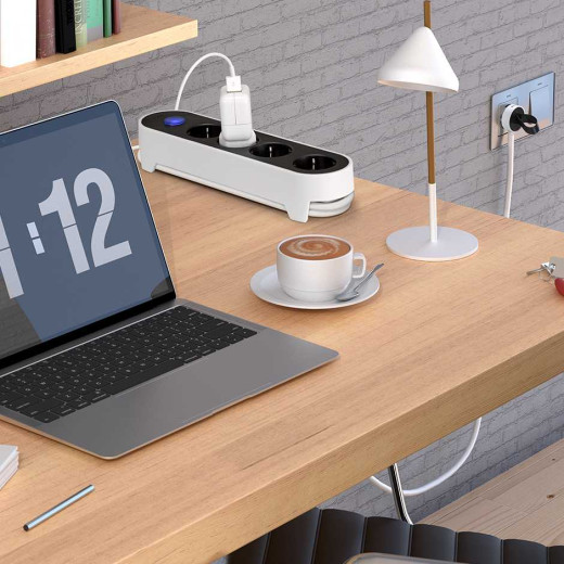 Удлинитель на 6 розеток Schuko, выключатель, кабель 1.4м, SBrico, черно-белый