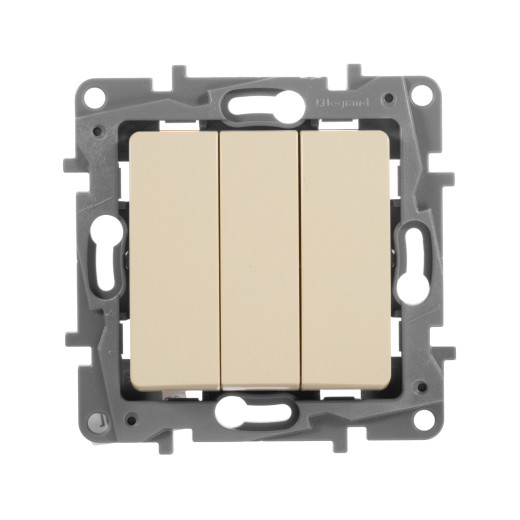 Выключатель трёхклавишный - Legrand Etika - 10А 250В винтовые зажимы - слоновая кость