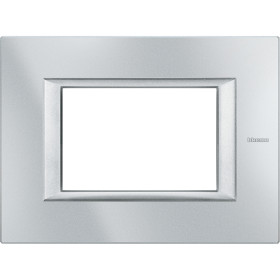 BT Axolute Алюминий Рамка декоративная прямоугольная итальянского стандарта. Монохром. 3 модуля..