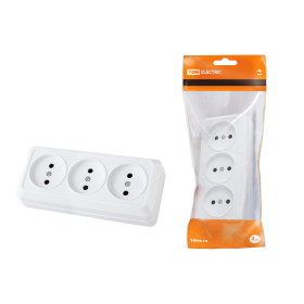 TDM Розетка 3-х местная горизонтальная 2П открытой установки IP20 10A белая 