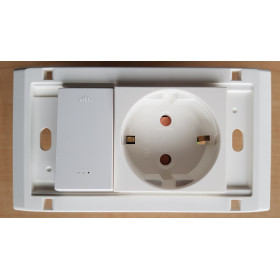 Anam Legrand e-Fren Блок выключатель 1-кл. с подсветкой + Розетка с/з, белый, без рамки