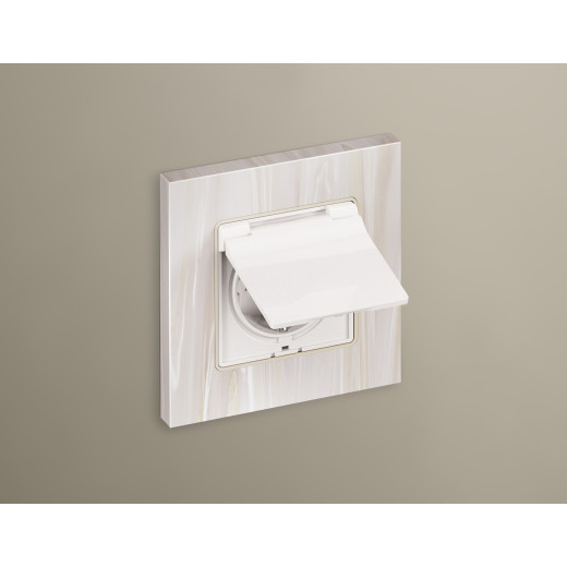 MA108010 Комплект механизма электрической розетки ALFA Белый глянец с/з с шторками и крышкой IP44 QUANT (AP1080, VM141)