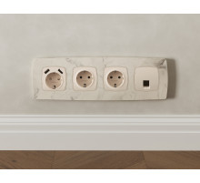 MO332005 Комплект механизма компьютерной розетки RJ-45 экранированной с автоматической защитной шторкой OMEGA Бежевый матовый QUANT (OP3320, VM185)