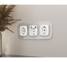 OP1070 Лицевая панель OMEGA (Белый глянец) для электрической розетки с/з со шторками QUANT