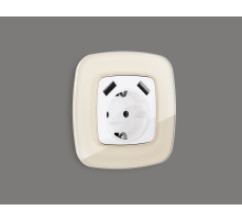 OP1090 Лицевая панель OMEGA (Белый глянец) для электрической розетки с/з со шторками 2USB A+A QUANT