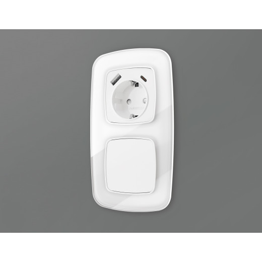 OP1160 Лицевая панель OMEGA (Белый глянец) заглушка для суппорта QUANT