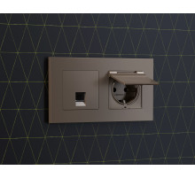 AP6380 Лицевая панель ALFA (Темная бронза матовый) для электрической розетки с/з со шторками и крышкой IP44 QUANT