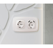 OP2070 Лицевая панель OMEGA (Жемчуг) для электрической розетки с/з со шторками QUANT