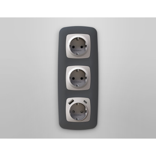 OP4100 Лицевая панель OMEGA (Серебро глянец) для электрической розетки с/з со шторками 2USB A+C QUANT