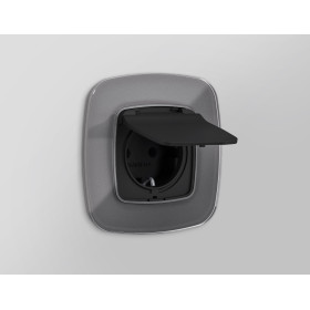 OP8080 Лицевая панель OMEGA (Черный матовый) для электрической розетки с/з со шторками и крышкой IP44 QUANT