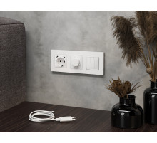 AP1305 Лицевая панель ALFA (Белый матовый) для электрической розетки с/з со шторками 2USB C+C QUANT