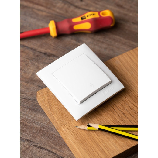 EKF PROxima Валенсия выключатель 1-кл. 10А белый проходной