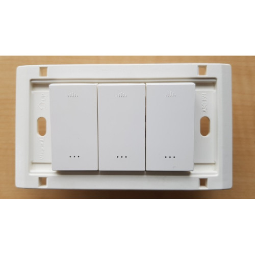 Anam Legrand e-Fren Выключатель 3-кл. с ПОДСВЕТКОЙ, обыкновенный, белый