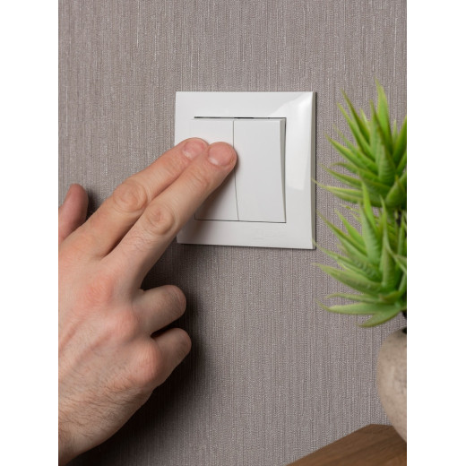 EKF PROxima Валенсия выключатель 2-кл. 10А белый