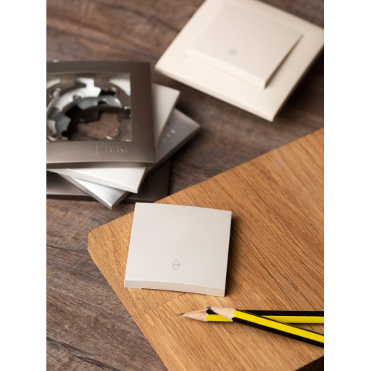 EKF PROxima Валенсия лицевая панель выключателя проходного 1-кл. 10А жемчуг