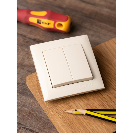 EKF PROxima Валенсия выключатель 2-кл. 10А кремовый