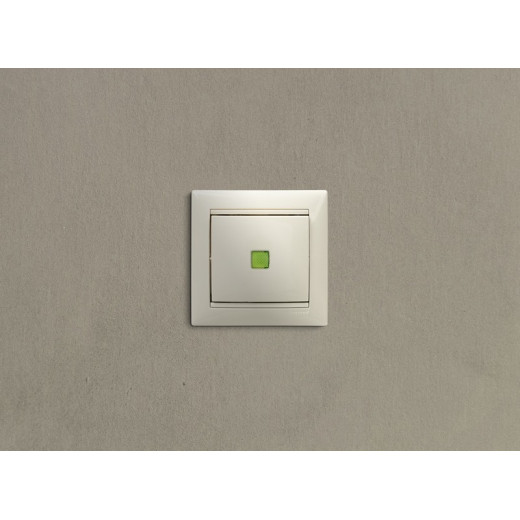 Legrand Valena Крем Выключатель 1-клавишный с подсветкой