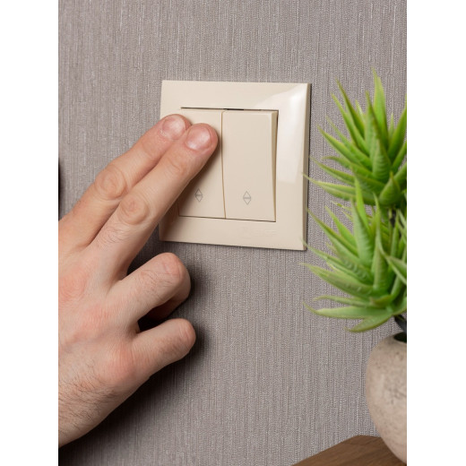 EKF PROxima Валенсия выключатель 2-кл. 10А кремовый проходной