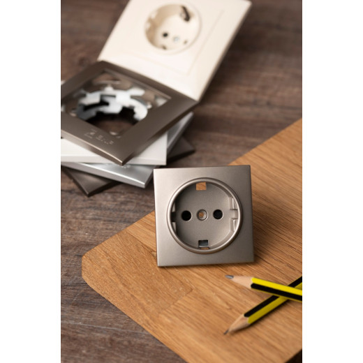 EKF PROxima Валенсия лицевая панель розетки 1-местной с/з 16А кашемир с защ. штор.