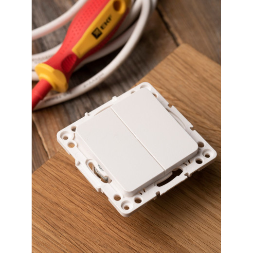 EKF PROxima Стокгольм Белый Выключатель проходной 2-кл, 10А