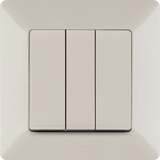 Legrand Valena LIFE DIY Сл.кость Выключатель 3-клавишный 10А 250В