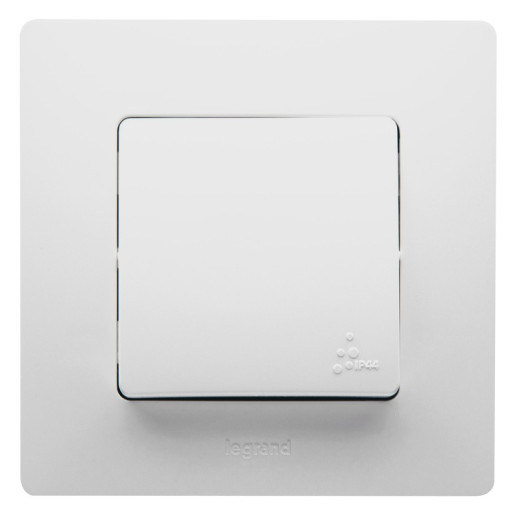 Legrand Etika Белый Выключатель/Переключатель IP44 10А