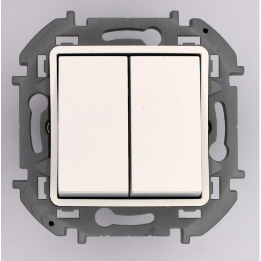 Legrand/Daccord INSPIRIA Белый Переключатель двухклавишный 10 AX - 250 В