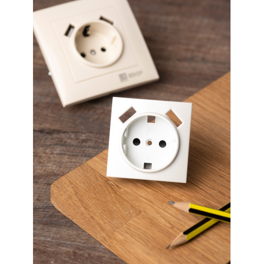 EKF PROxima Валенсия лицевая панель розетки 1-местной с/з 16А жемчуг с защ. штор. с 2 USB 2,1А