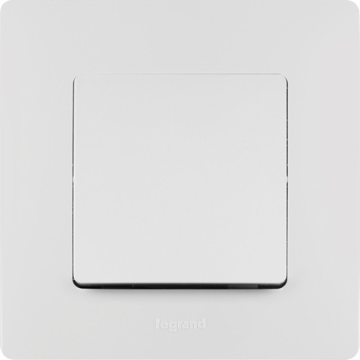 Legrand Etika Белый Переключатель 10А, Винтовые клеммы