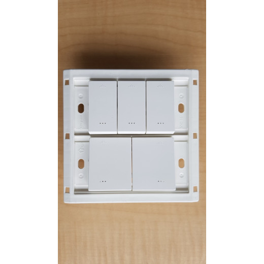 Anam Legrand e-Fren Выключатель 5-кл. с ПОДСВЕТКОЙ, обыкновенный, белый