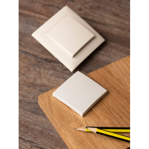 EKF PROxima Валенсия лицевая панель выключателя 1-кл. 10А жемчуг